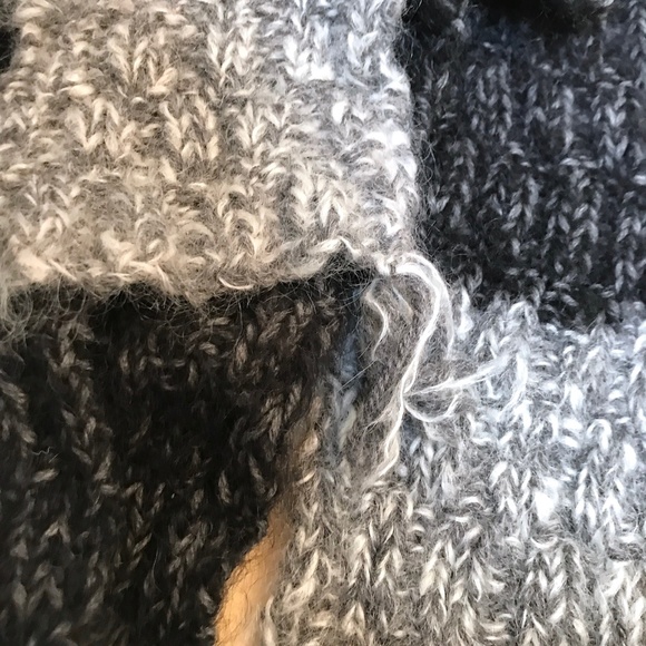 Scarf Grey/Black. Mohair/Wool Blend. One of a Kind. Unisex. 60" x 5" in. NWT - Picture 6 of 6